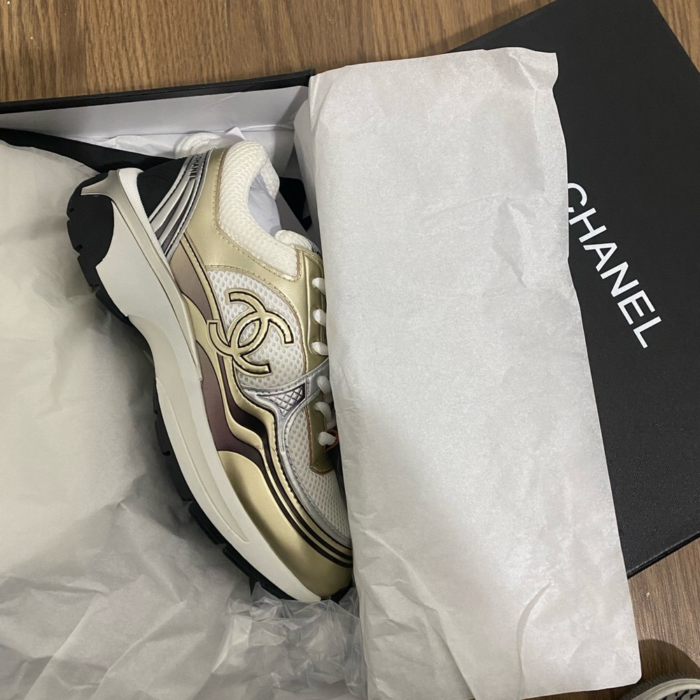 CHANEL Cream and Black Sneakers Italy Calfskin Size 38 EU 7 US Gold G37488 38